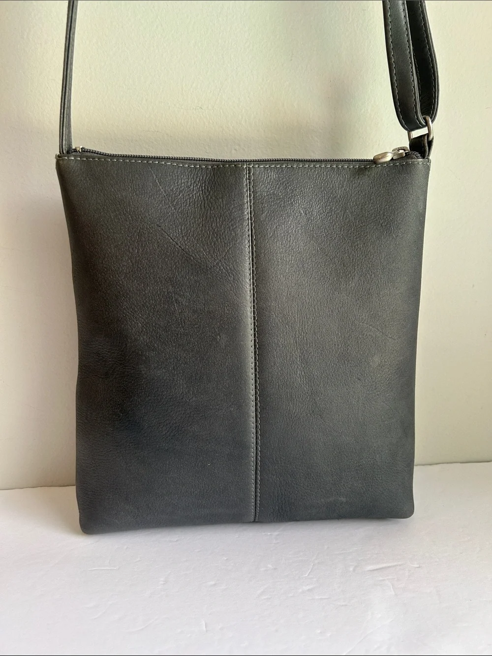 Le Donne Leather Crossbody Bag in Grey